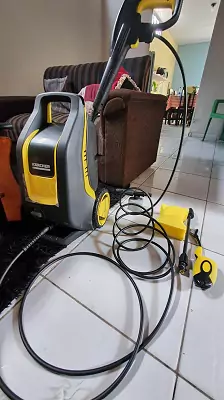 Karcher K3 Auto vista de lado com acessórios